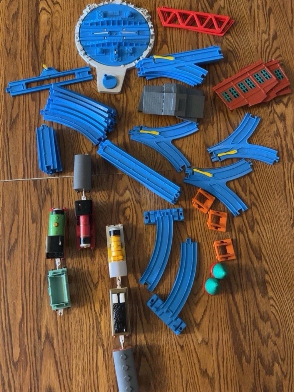 Lot of 37 TOMY tracks w/ 15 extra pieces, trains not included!